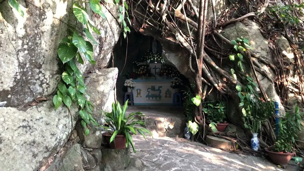 Hang Đức Mẹ